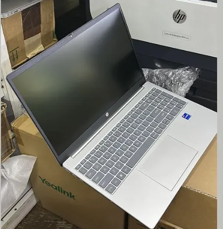 PC portable hp 250 G10 I7/13th/8G/512G/15"